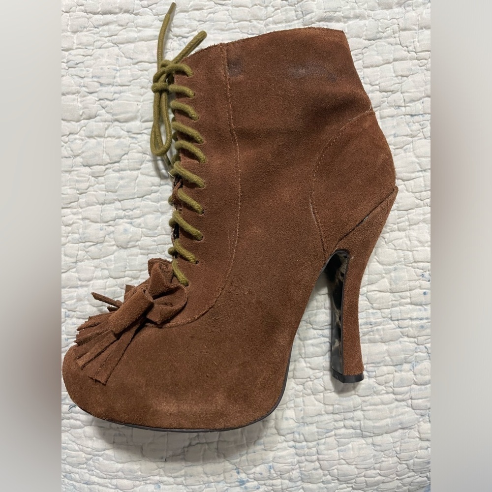 Betsey Johnson Terra suede platform booties with bow and fringe steampunk sz 7.5 - Picture 4 of 16